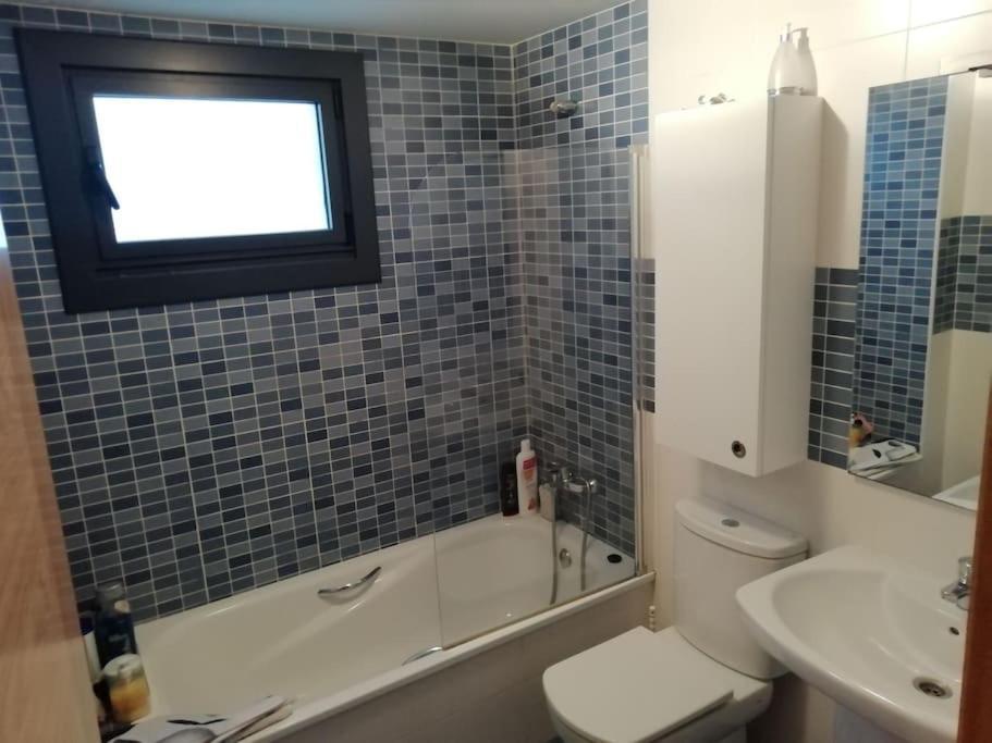 Habitacion En Piso Compartido Cerca De Playa De Samil Vigo Exteriér fotografie
